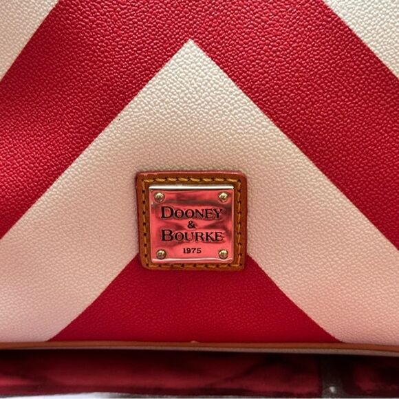 DOONEY & BOURKE Leather Chevron Striped Crossbody Bag - Picture 2 of 16